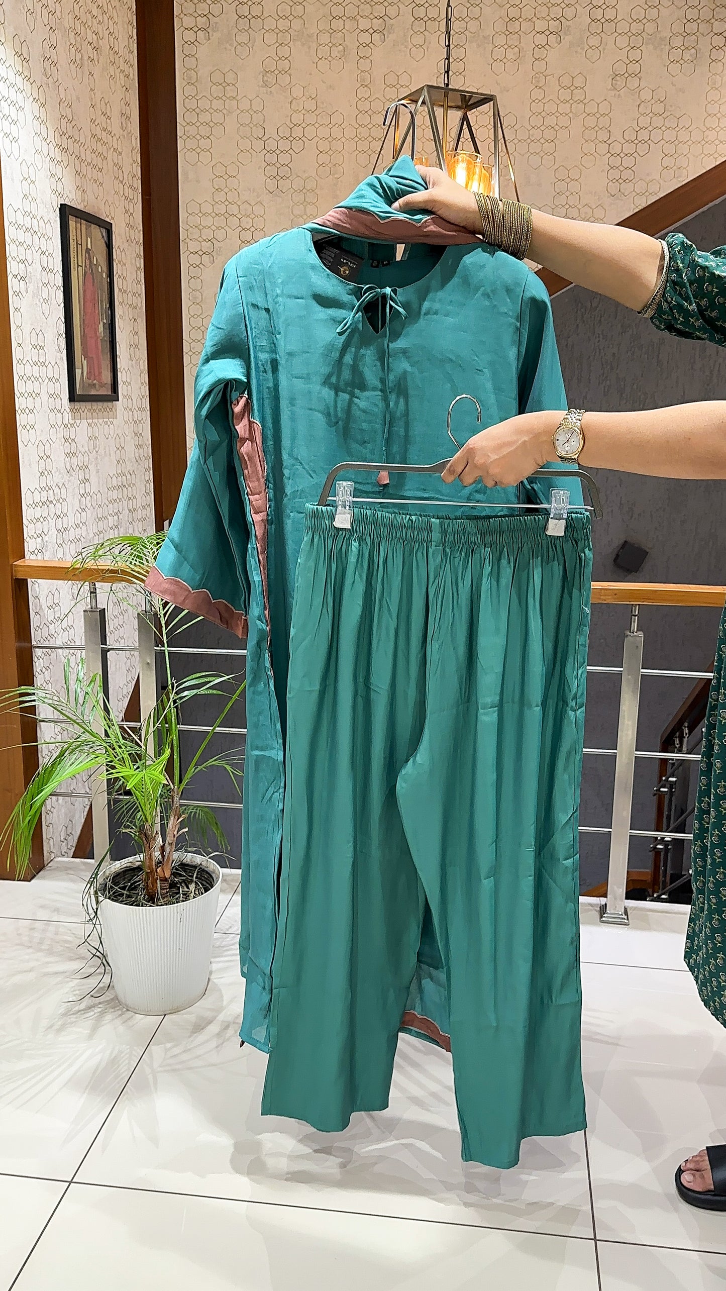 SHOWOFF Artisan Muslin Scallop-Trimmed Casual Elegant Churidar Set With Dupatta