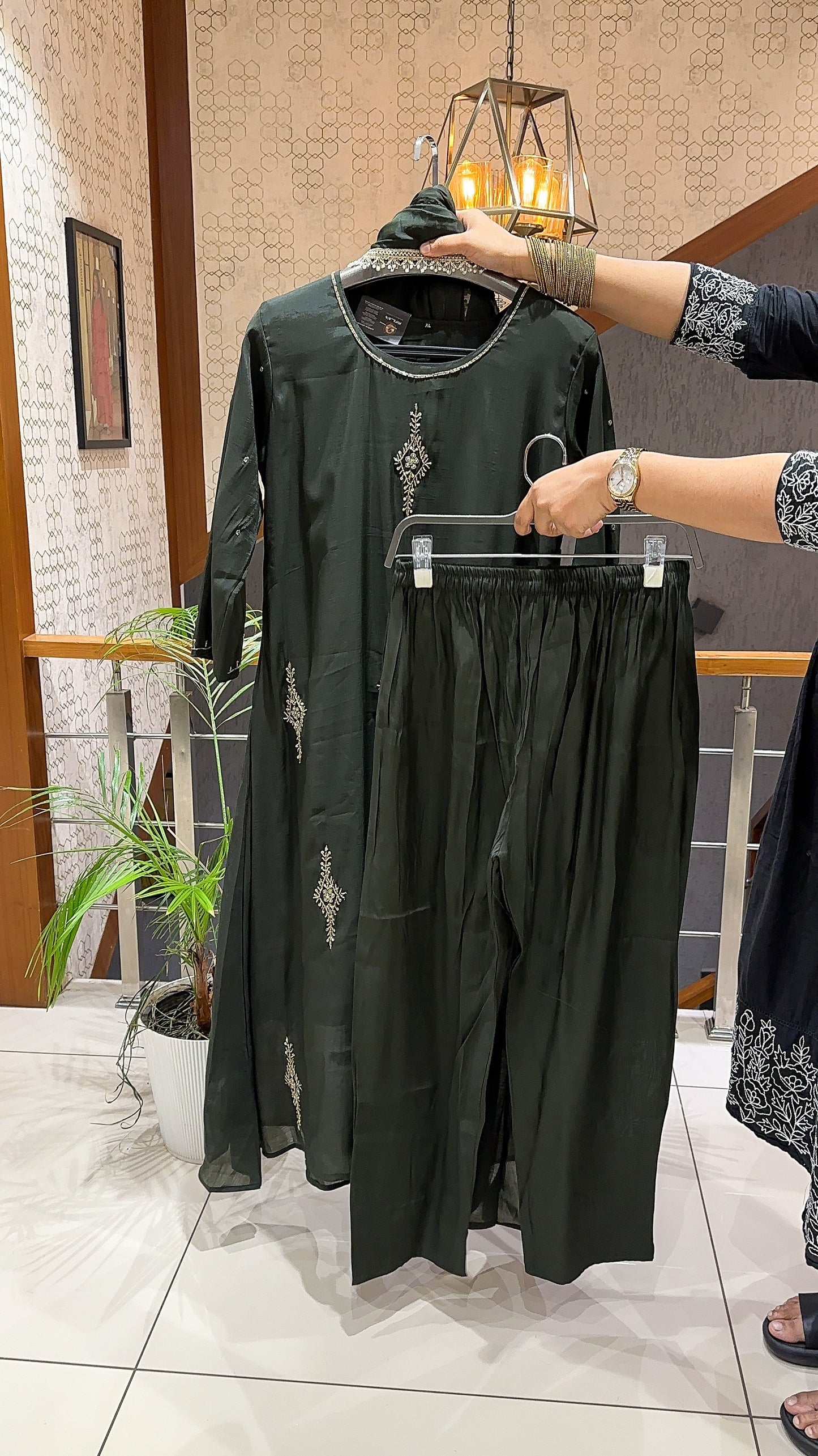 SHOWOFF Premium Mul Chanderi Silk 3-Piece Embroidered Suit Set