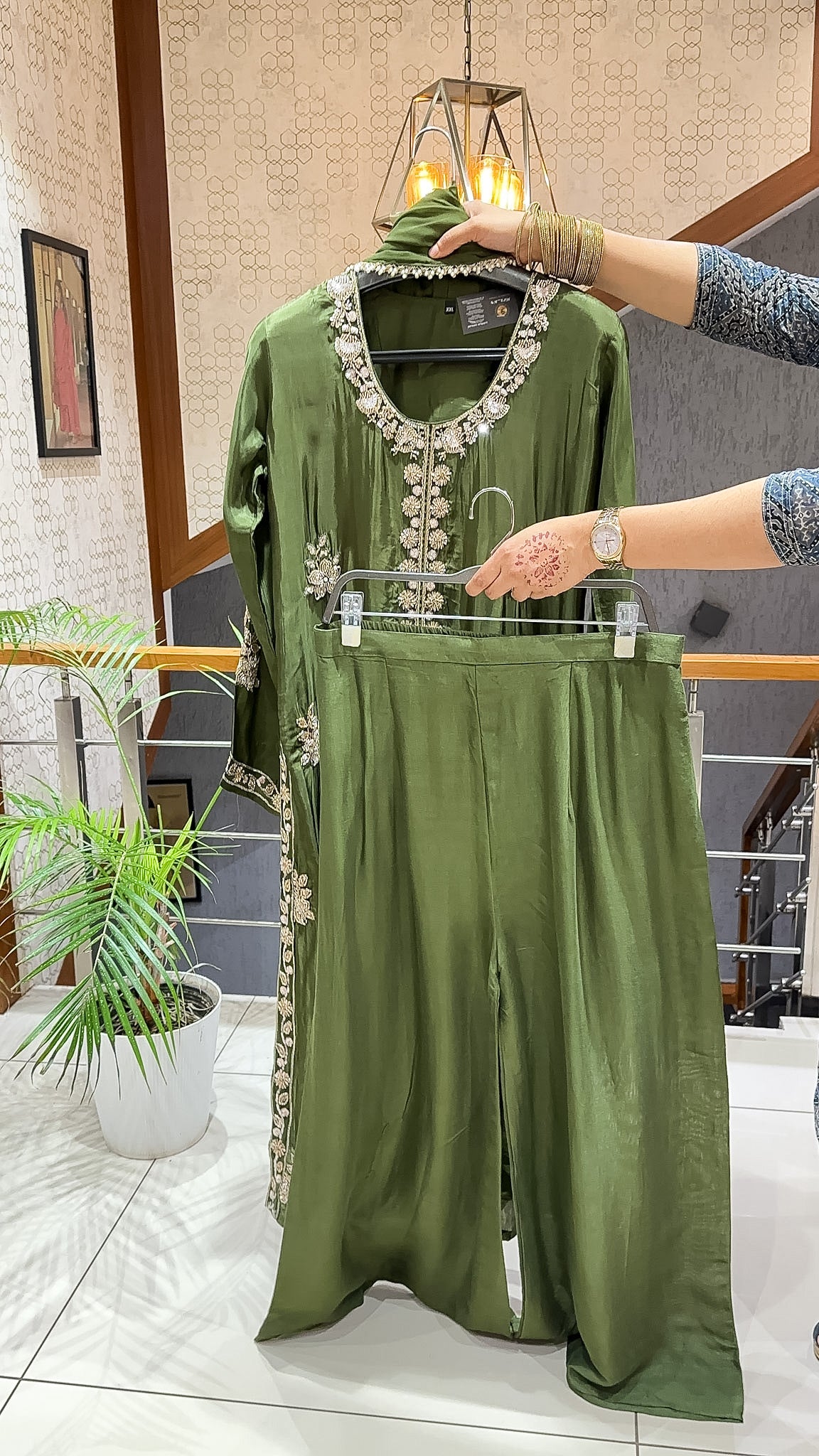 SHOWOFF WOMEN Luxury Russian Silk Party Wear Churidar Set with Chiffon Dupatta & Santoon Bottom