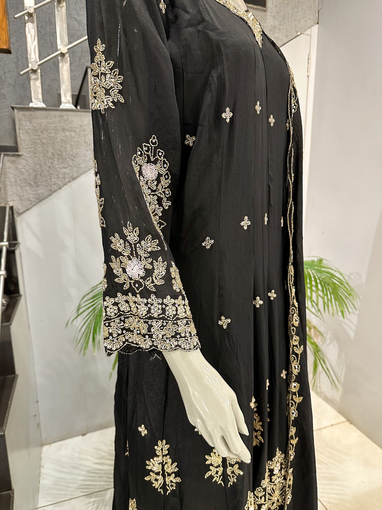 Bold black. Royal gold embroidery. Pure statement elegance 🖤✨