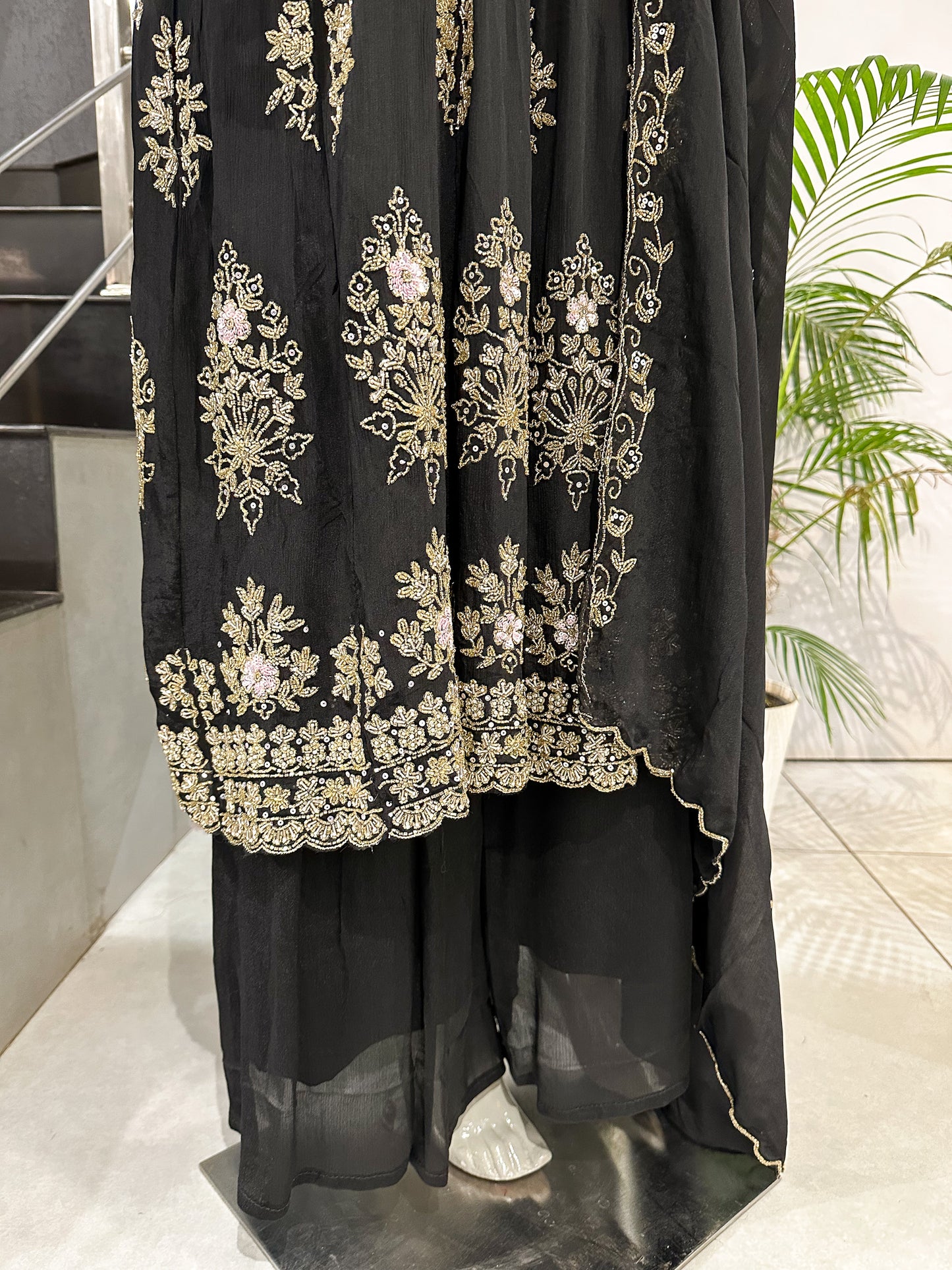 Bold black. Royal gold embroidery. Pure statement elegance 🖤✨