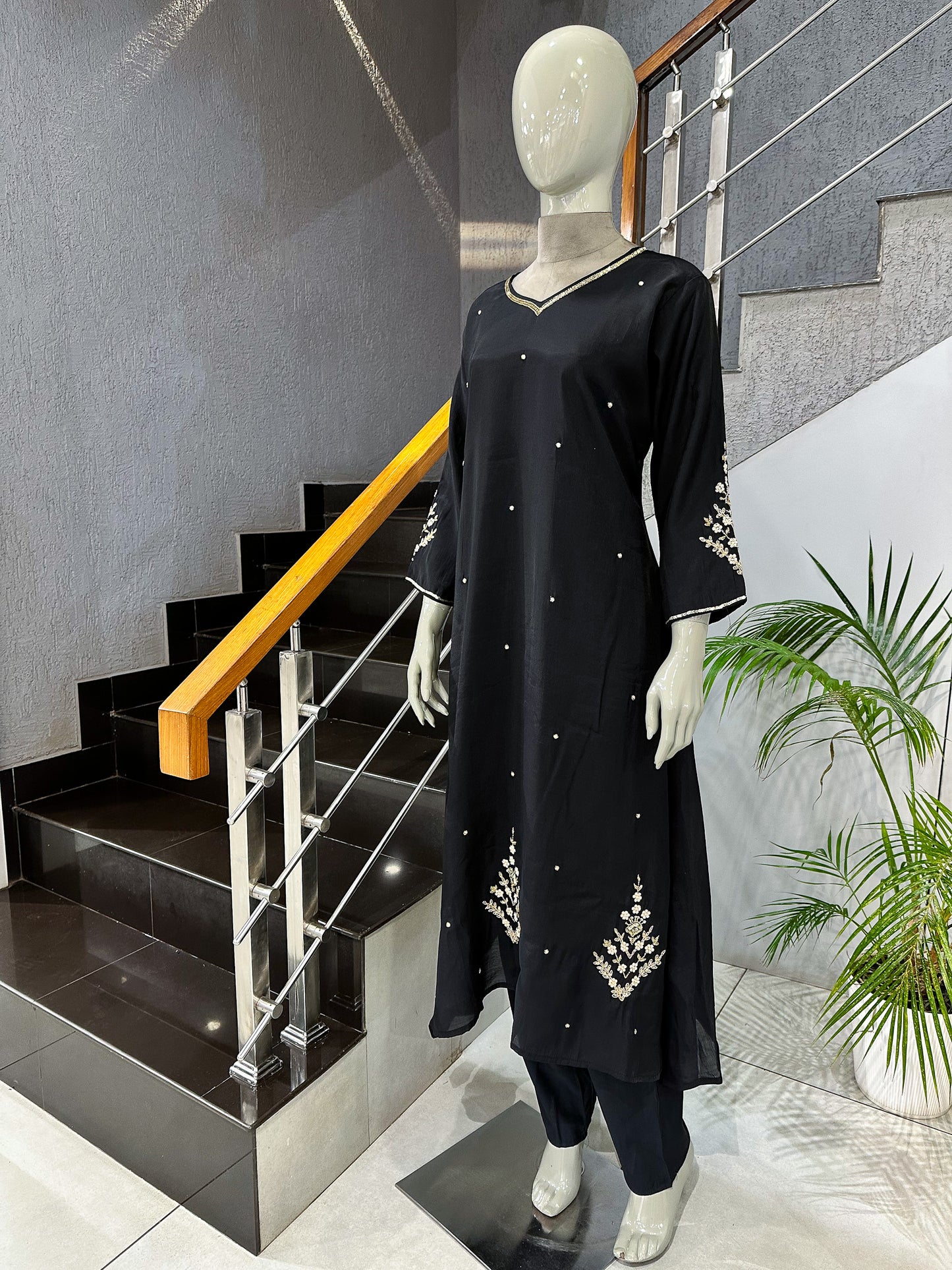 Black Mul Chanderi Party Wear Anarkali Set with Organza Dupatta | Premium Ethnic Wear for Women