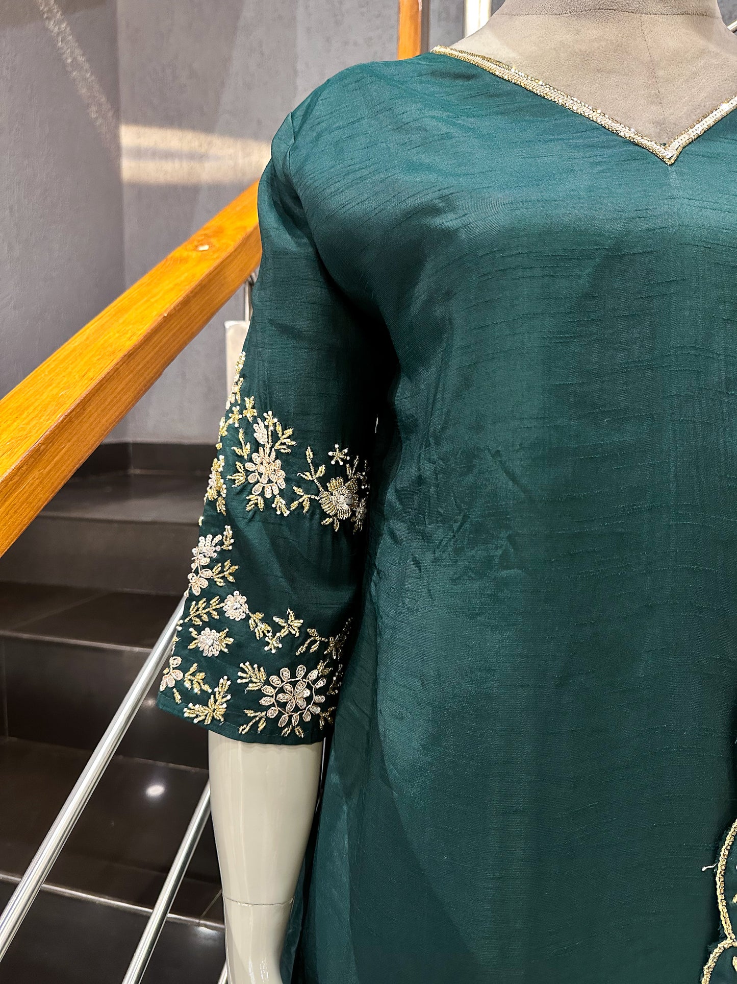 Emerald Green Dola Silk Party Wear Anarkali Set with Organza Dupatta & Embroidery Work | Premium Women’s Ethnic Wear