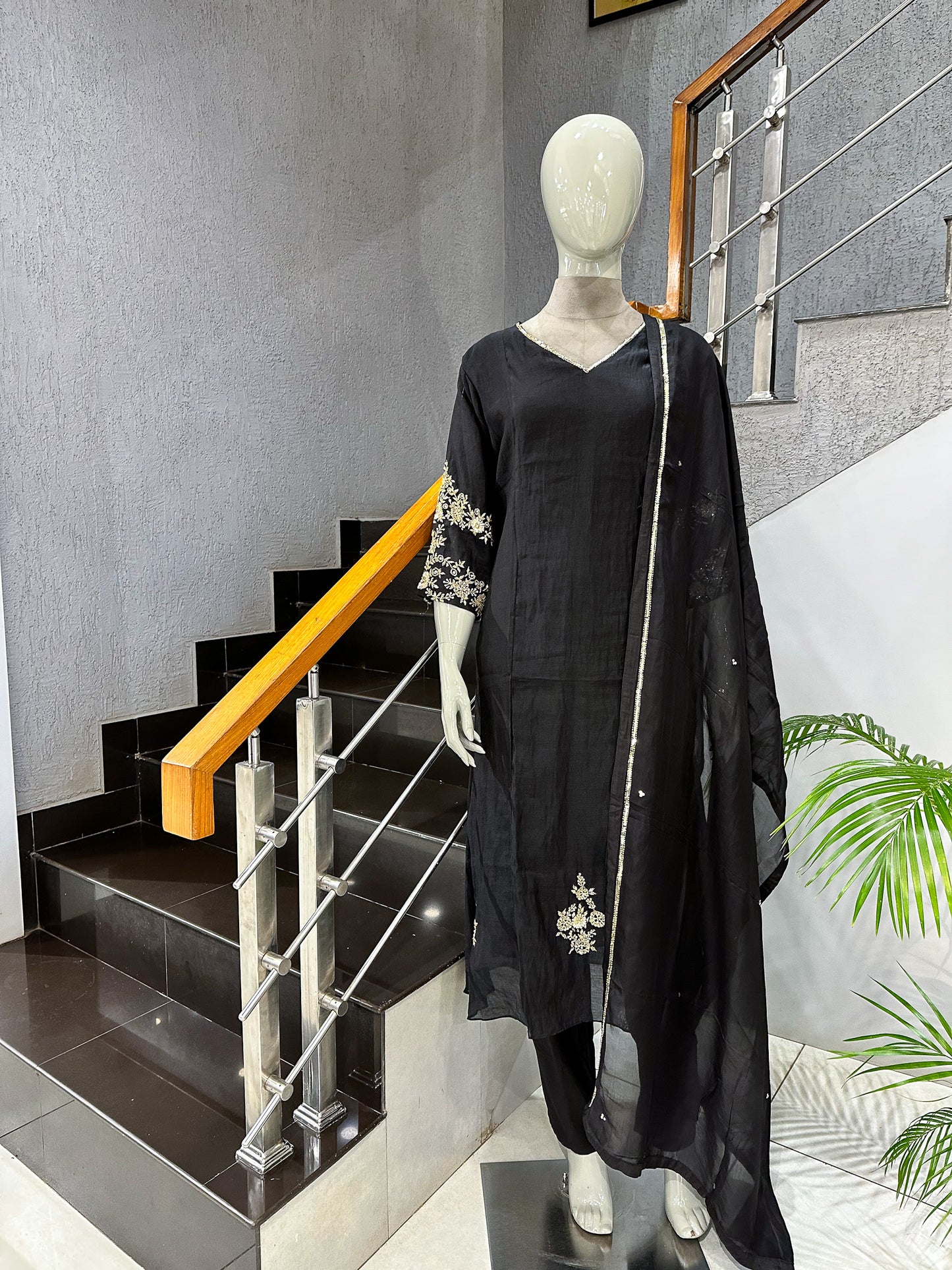 Luxury Black Dola Silk Party Wear Anarkali Set with Organza Dupatta & Embroidery Work | Premium Women’s Ethnic Wear