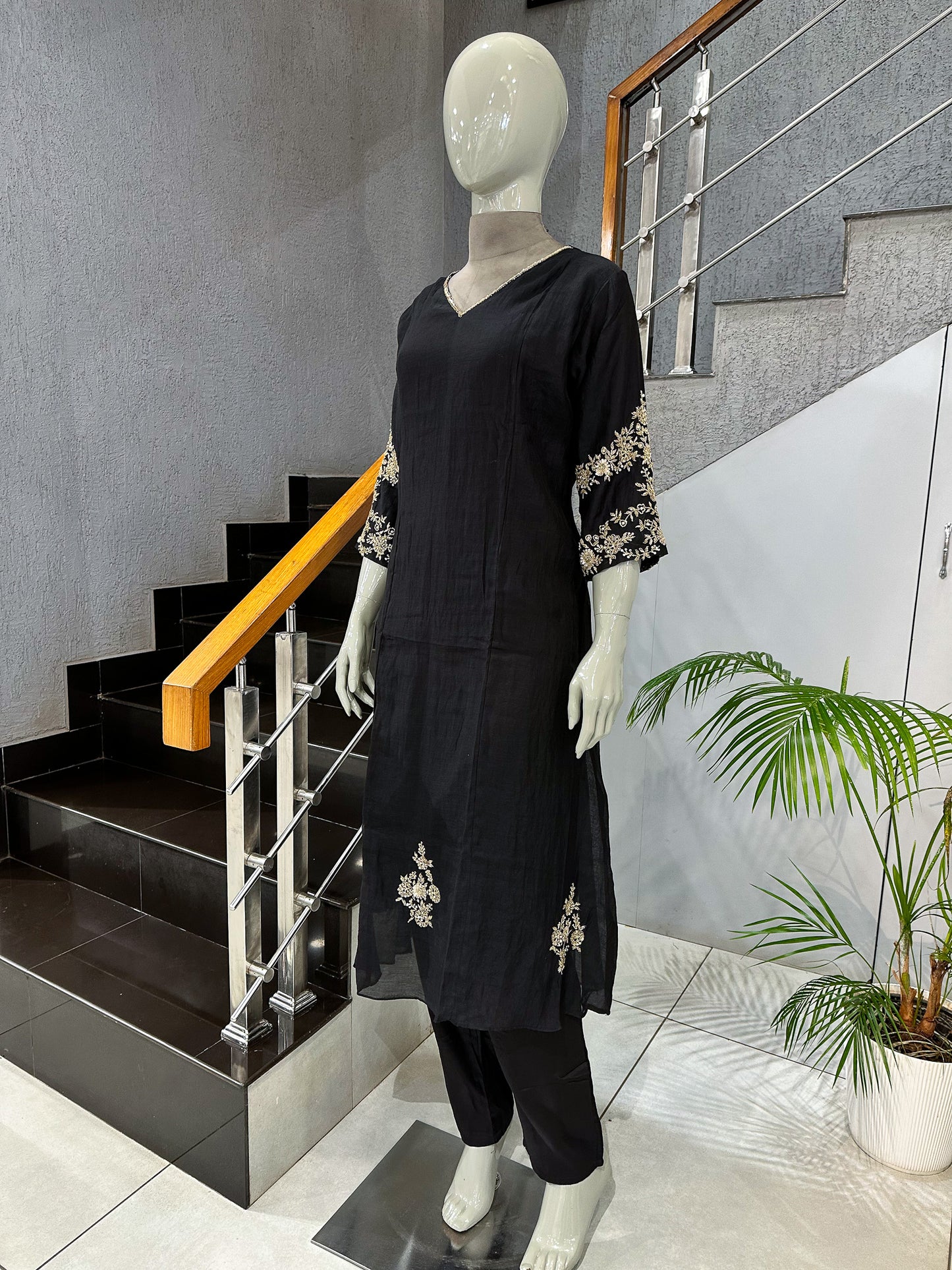 Luxury Black Dola Silk Party Wear Anarkali Set with Organza Dupatta & Embroidery Work | Premium Women’s Ethnic Wear