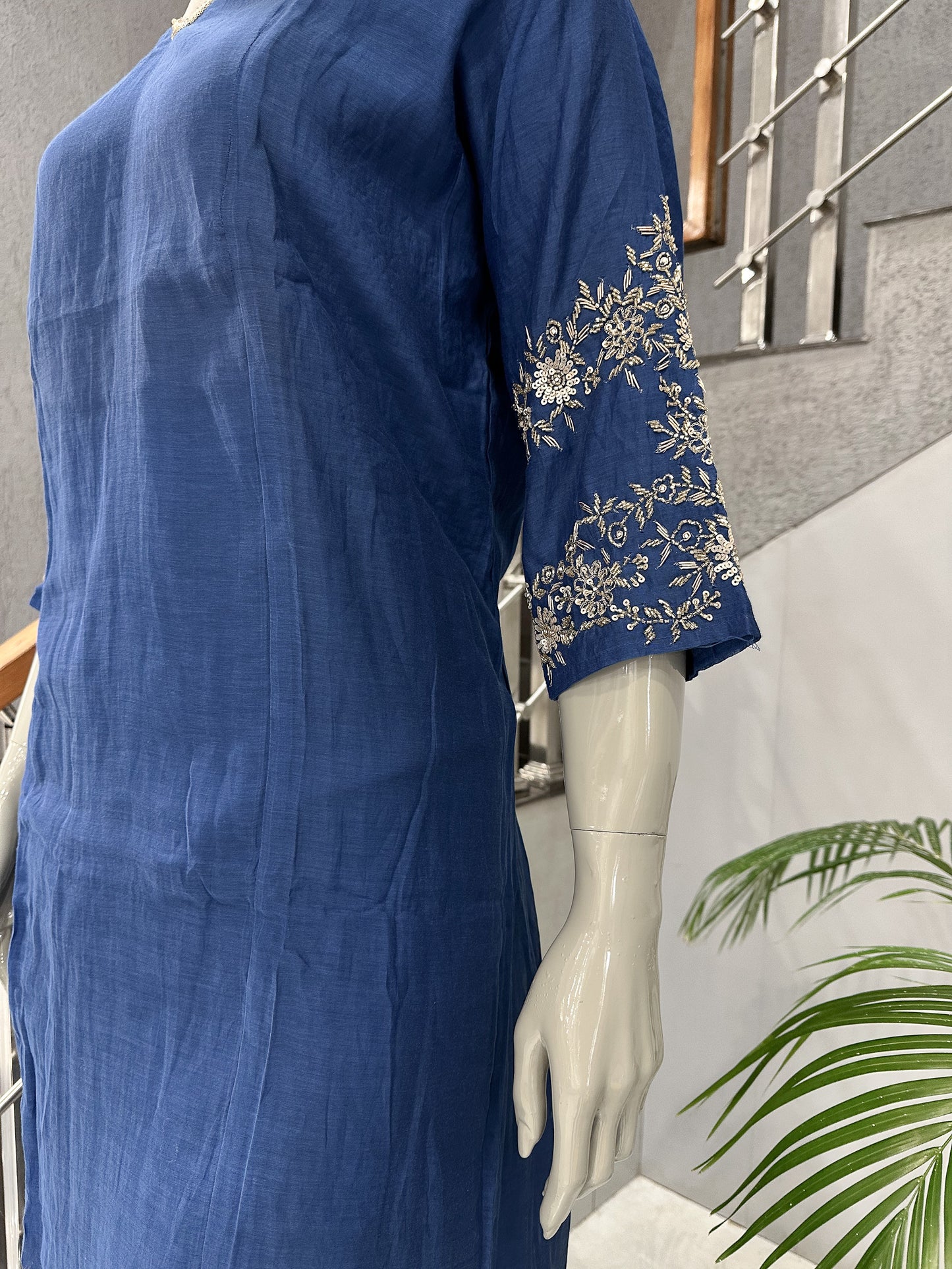 Royal blue elegance made for spotlight moments 💙✨