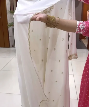 Elegant White Chiffon Anarkali for Any Occasion