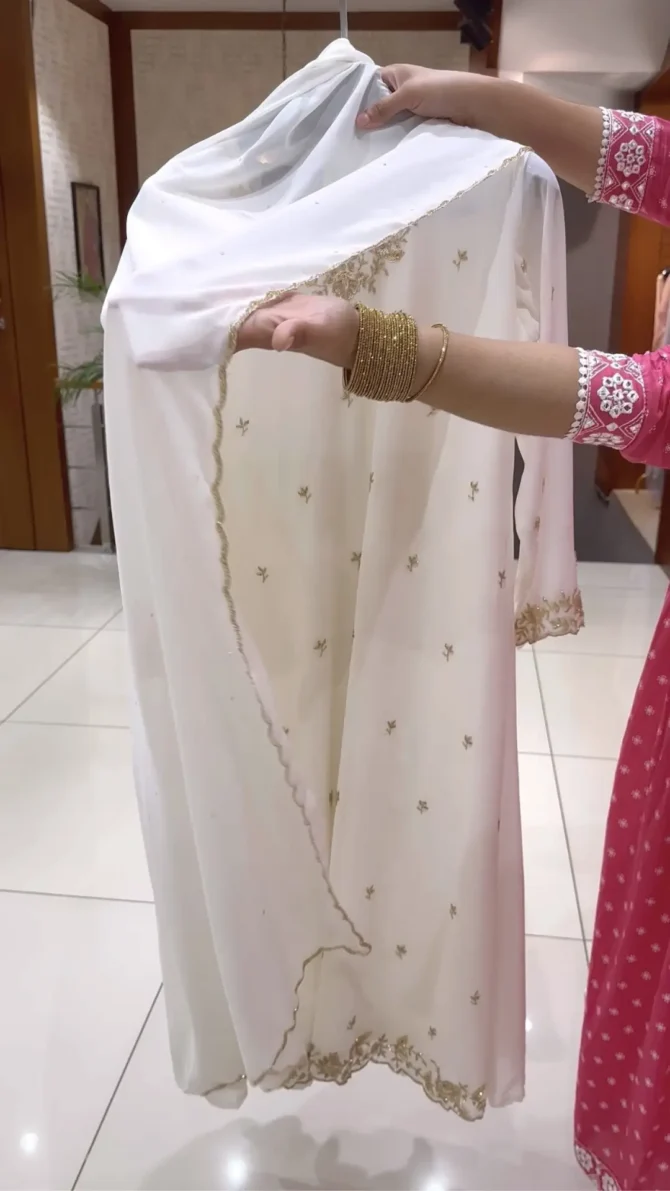 Elegant White Chiffon Anarkali for Any Occasion