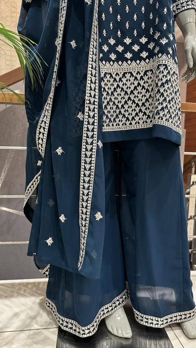 Elegant Teal Chiffon Set: A Perfect Choice